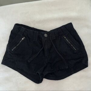 Aeropostale Low Rise Black Women's Cargo Zip-Pocket Shorts